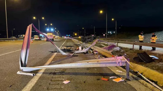 Kuzey Marmara Otoyolu'nda feci kaza : 2 ölü, 5 yaralı