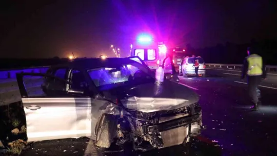 Kuzey Marmara Otoyolu'nda iki otomobil çarpıştı: 5 yaralı