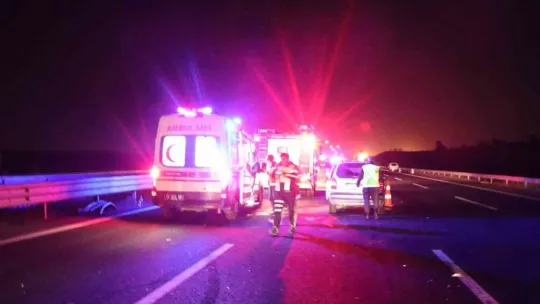 Kuzey Marmara Otoyolu'nda iki otomobil çarpıştı: 5 yaralı
