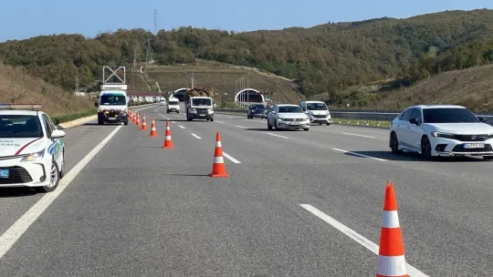 Kontrolden çıkan araç takla attı