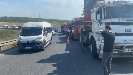 Kuzey Marmara Otoyolu'nda tır devrildi: 1 ölü