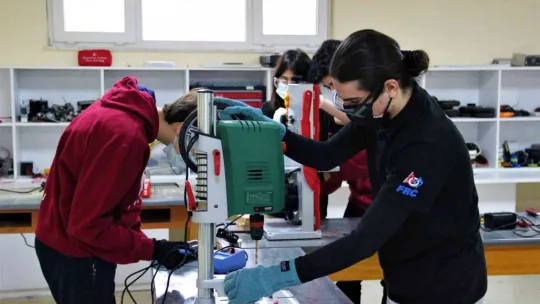 Lise öğrencilerinin geliştirdiği robot denizleri tertemiz yapacak