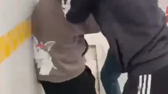 Liseli genç feci şekilde darp edildi: O anlar kamerada