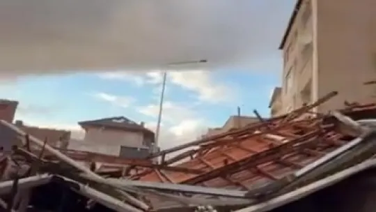 Lodos ile Kocaeli karanlığa gömüldü