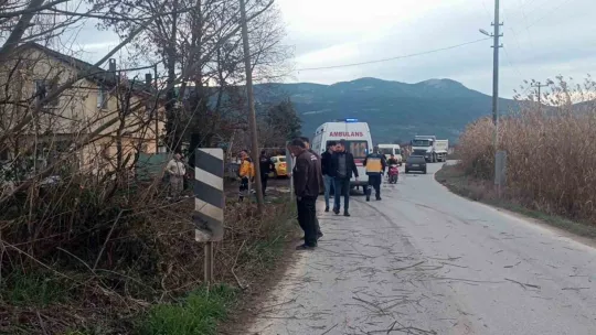 Lüks otomobil sulama kanalına uçtu: 3 yaralı
