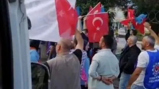 Sakarya'da işten çıkarılan işçiler ayaklandı!