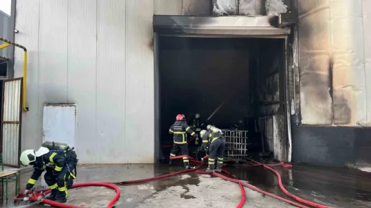 Madeni yağ fabrikasında korkutan yangın