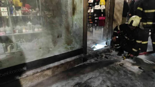 İzmit'te işyerinde yangın çıktı