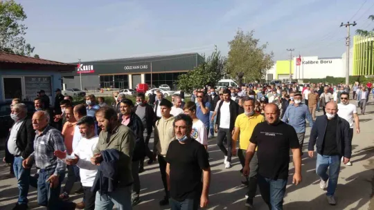 Mahalleli Zehir soluyoruz diyerek fabrikalar için ayağa kalktı