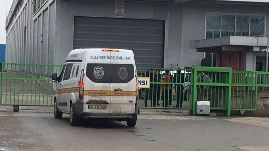 Makineye sıkışan işçi hayatını kaybetti