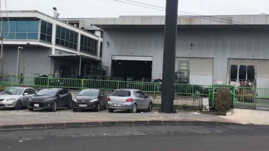 Makineye sıkışan işçi hayatını kaybetti