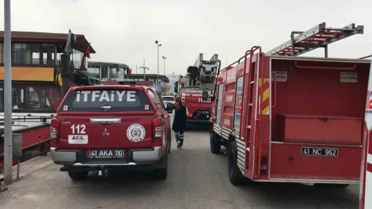 Yanan tekne kullanılamaz hale geldi