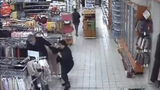 Marketteki dehşet anları kamerada