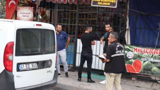 Hırsızlık yapmaya çalışan çocuğu uyarınca bıçaklandı