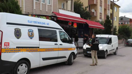 Hırsızlık yapmaya çalışan çocuğu uyarınca bıçaklandı