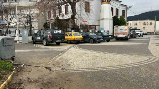 Kayıp mürettebatı arama çalışmaları sürüyor