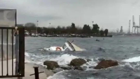Marmara Körfezi'nde Lodos balıkçı teknesini batırdı