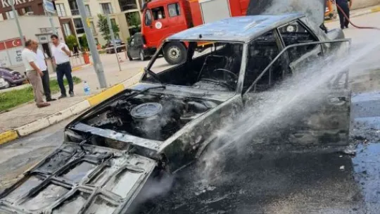 Marmaris yangınına gitmişti, kendi aracı yandı