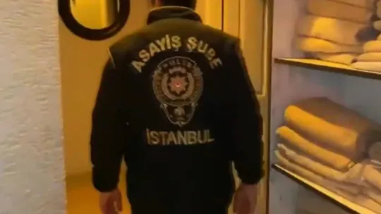 Masaj salonlarına fuhuş operasyonu