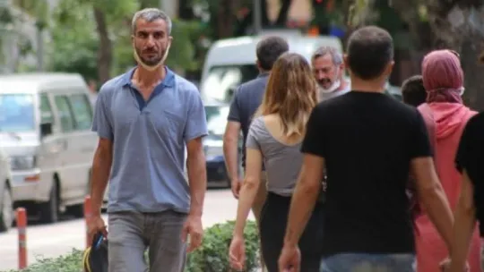 Maske takmamak için direnen vatandaş: 'Bende virüs olmadığına eminim'