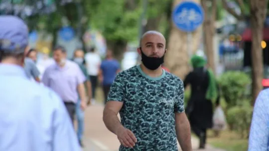 Maske takmamak için direnen vatandaş: 'Bende virüs olmadığına eminim'