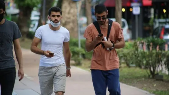 Maske takmamak için direnen vatandaş: 'Bende virüs olmadığına eminim'