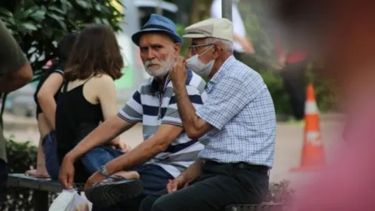 Maske takmamak için direnen vatandaş: 'Bende virüs olmadığına eminim'