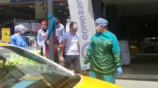 Maske takmayı kabul etmeyen şahıslar iş yeri sahibini böyle darp etti