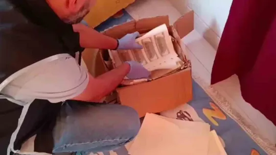Kocaeli'de matbaa kurup sahte dolar bastılar