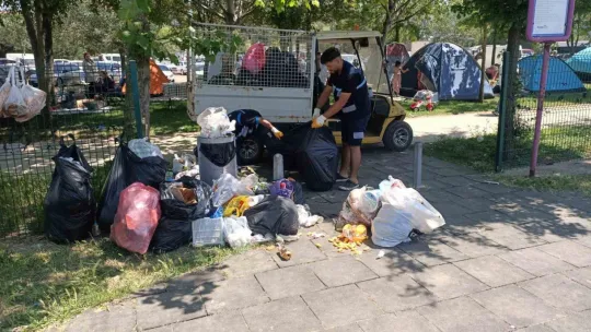 Mavi Bayraklı plajlarda temizlik