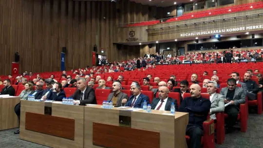 Mecliste gerginlik sürerken CHP'li meclis üyesinin attığı mesaj ortaya çıktı