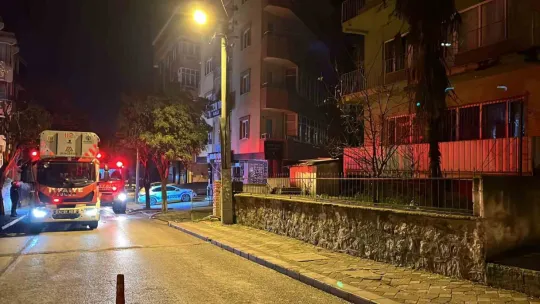 Mendil yangına sebep oldu: 1'i bebek 2 kişi dumandan etkilendi