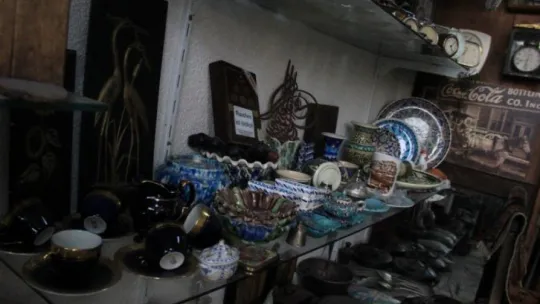 Merakı antika dükkanı açtırttı!