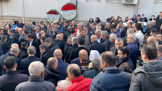 Meral Akşener'in ablası son yolculuğuna uğurlandı