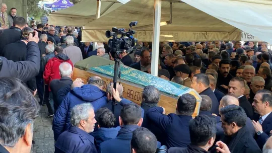Meral Akşener'in ablası son yolculuğuna uğurlandı