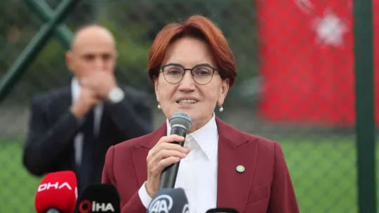 Meral Akşener, İzmit'te abisi Nihat Gürer adına yapılan spor tesisinin açılışına katıldı