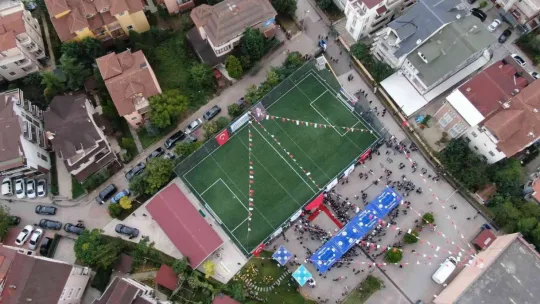 Meral Akşener, İzmit'te abisi Nihat Gürer adına yapılan spor tesisinin açılışına katıldı