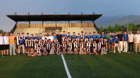 Messi ve Ronaldo hayaliyle sahaya çıkıyorlar