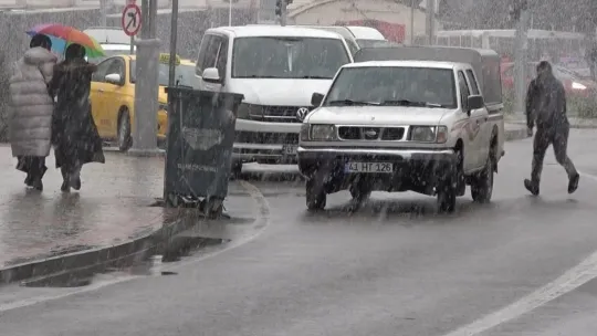 Kocaeli'de kar yağışı başladı