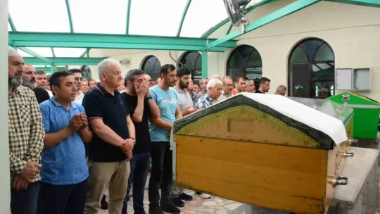 Metruk evdeki göçükte ölen 15 yaşındaki Ömer Faruk son yolculuğuna uğurlandı