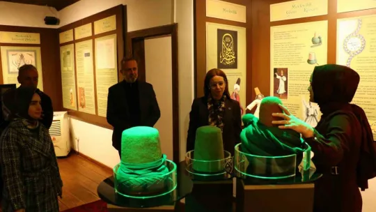 Mevlana'nın manevi dünyasına yolculuk