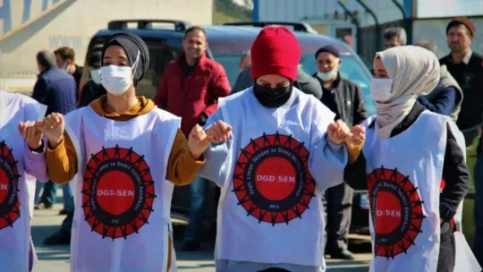 Migros işçileri 50 gündür haklarını aramak için depo önünde direniyor