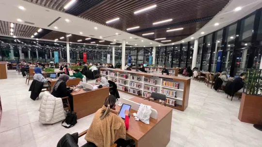 Millet Kütüphanesi'ne ilk günden ziyaretçi akını