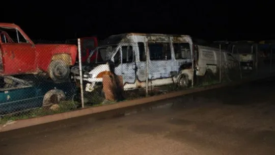 Minibüs alevlere teslim oldu!
