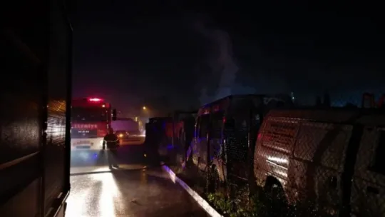 Minibüs alevlere teslim oldu!