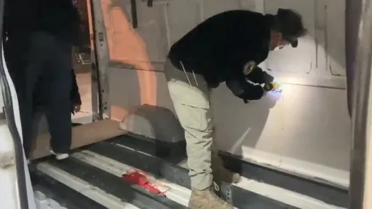 Minibüsün zeminini sökünce gerçek ortaya çıktı