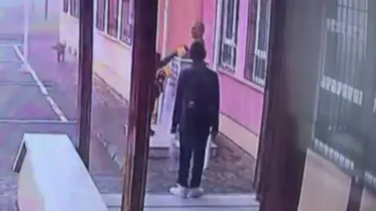 Minik öğrenci Atatürk'ün Öğretmenler Günü'nü böyle kutladı