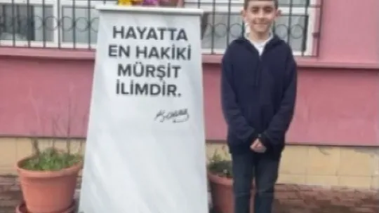 Minik öğrenci Atatürk'ün Öğretmenler Günü'nü böyle kutladı