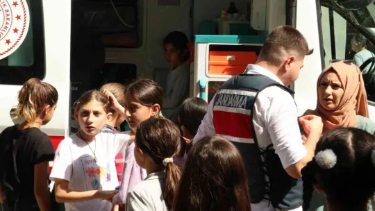 Biber gazını sınıfta sıktı: 4 çocuk hastanelik oldu