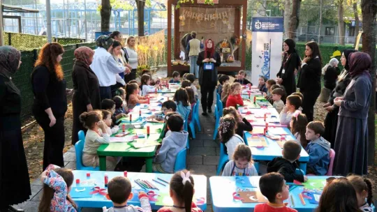 Minikler hem deprem çantası hazırladı hem çök-kapan-tutun yaptı